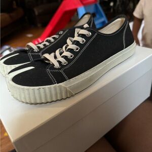 Maison Margiela Tabi Low-Top Sneakers